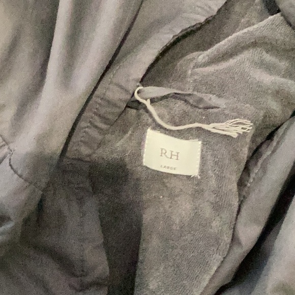 Grey Robe - Picture 7 of 7